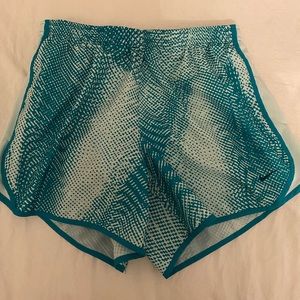 Nike girls drifit shorts